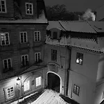 U Obecniho Dvora - Lindasflat - Old Town