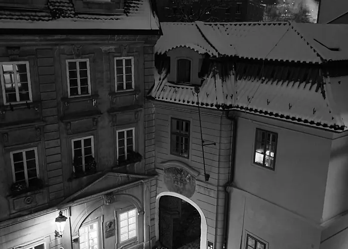 U Obecniho Dvora - Lindasflat - Old Town