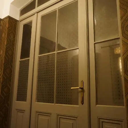 Апартаменты Old Town - Lindasflat - *